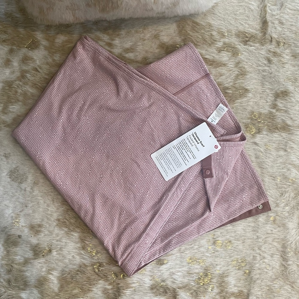 Lululemon Athletica Jacquard Scarf in Soft Pink